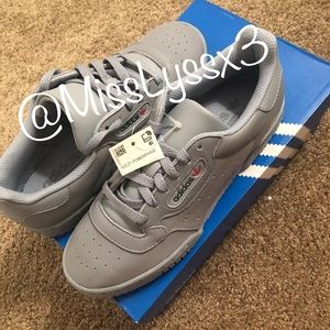 YEEZY POWERPHASE CALABASAS